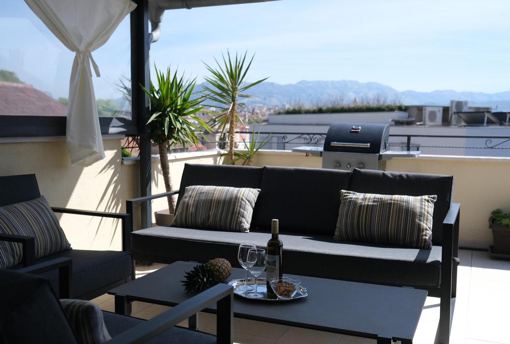 Prime Location Penthouse Apt With A Large Terrace Split Exteriör bild